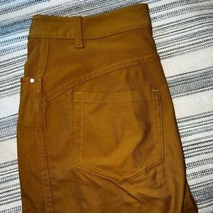 Yellow City Sleek lululemon women’s dress pants 25” inseam hardly worn